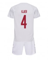 Dánsko Simon Kjaer #4 Venkovní dres pro děti MS 2022 Krátký Rukáv (+ trenýrky)